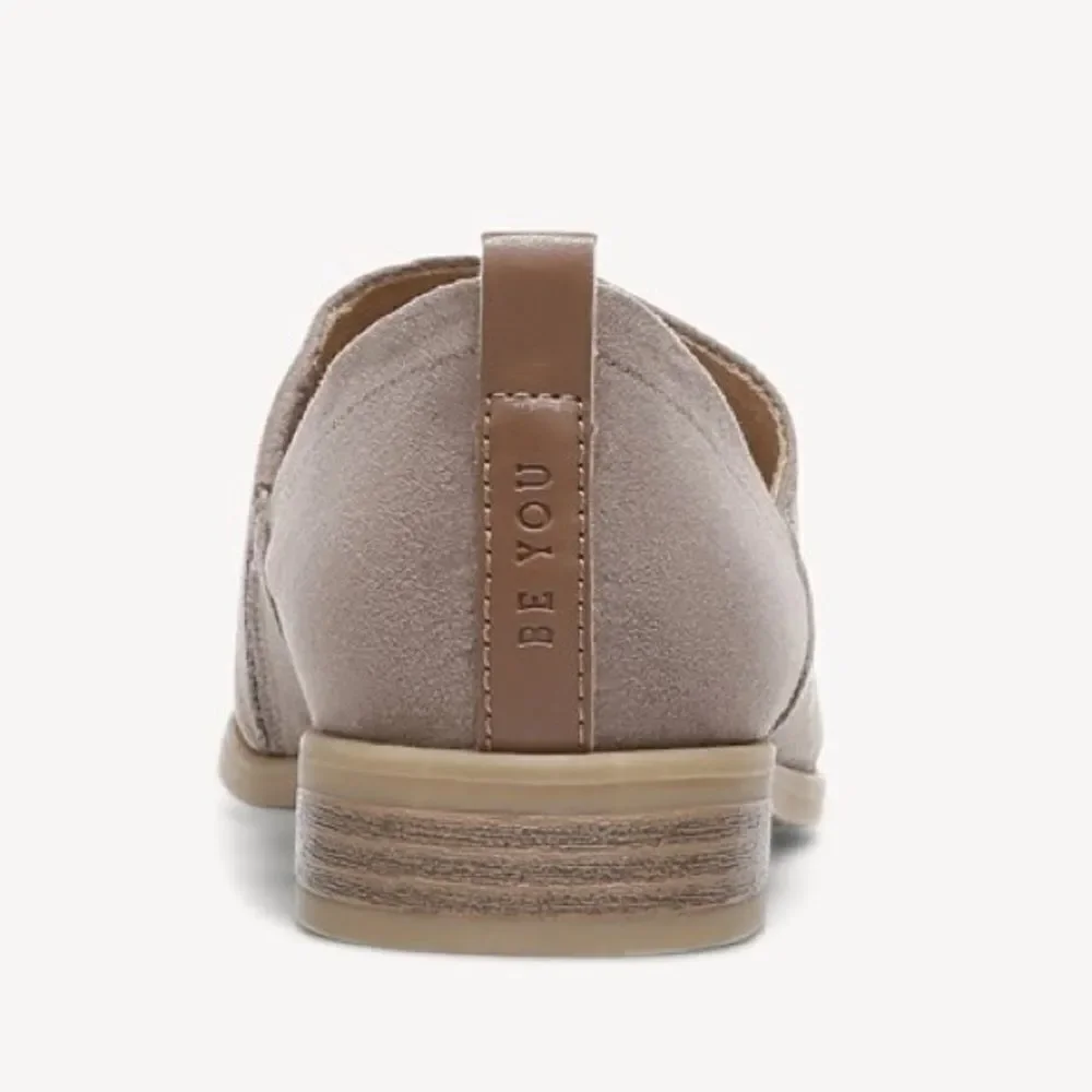 Dr. Scholl’s Women's Ruler Shootie in the Size 9W in Taupe Microfiber